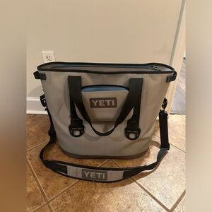 Yeti Hopper Two Cooler